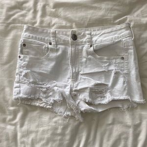 American eagle size 6 white denim shorts